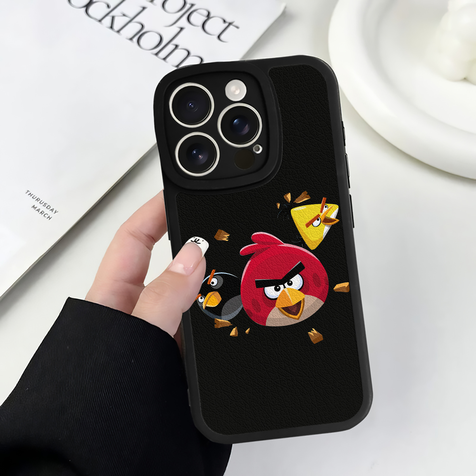 （画像用） Angry Birds アングリーバード 【iPhone 16シリーズ対応】シリコンスマホケース（レザー調） 材質：シリコン